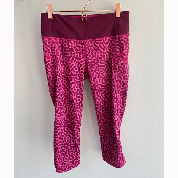 lululemon athletica Run: Top Speed Crop Pink Leopard Leggings - Picture 7 of 14